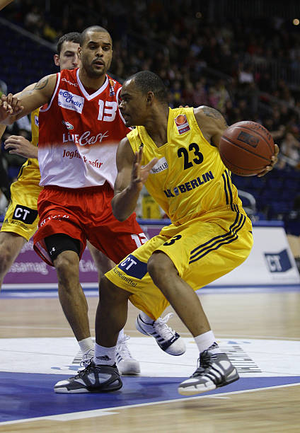 出令人瞩目 出令人瞩目